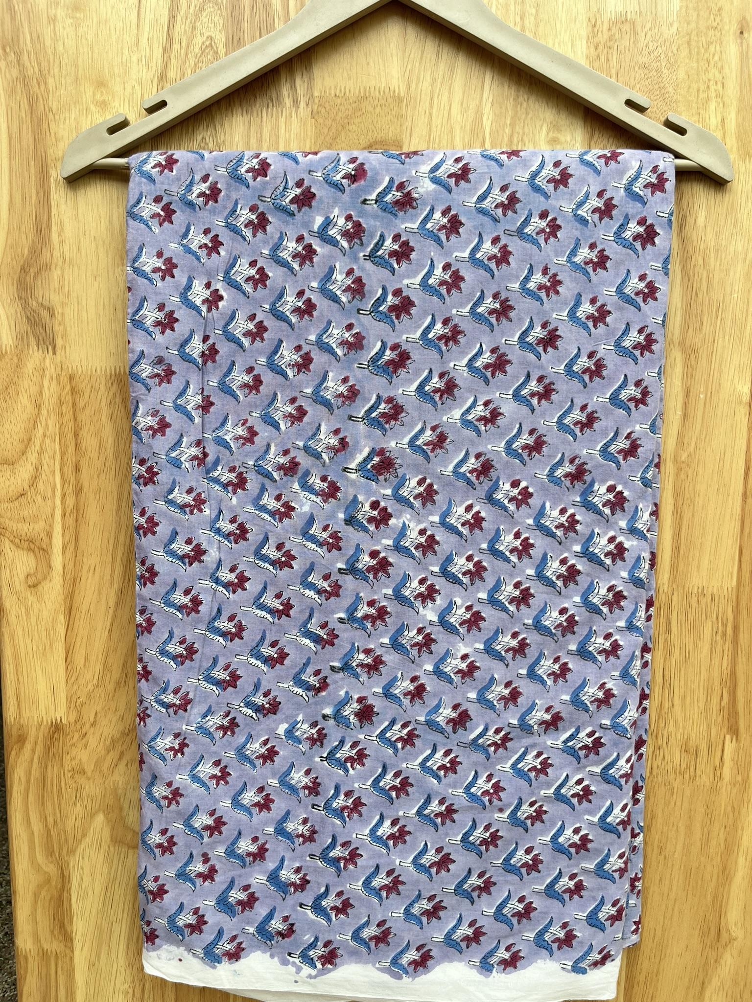 สีเทาเข้ม