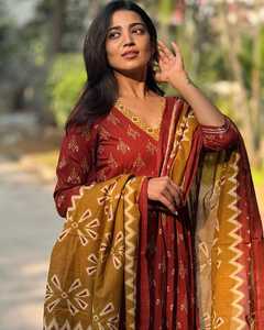 Dreamy Casual Anarkali Kurti Set avec dentelle Adda & Tubelight Work in Sanganeri Print - Product Image 3