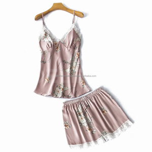 Conjunto de ropa de dormir para mujer de alta calidad, pantalones cortos y camisas transpirables de primera calidad con un diseño elegante para el verano - Product Image 2