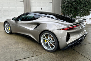 Lotus Emira V6 First Edition 2024 d'occasion en parfait état, conduite à gauche, sièges en cuir, caméra de recul - Product Image 4