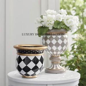 Jardinière en métal de grande capacité résistant aux intempéries pour patio, balcon et jardin avec un design contemporain élégant et élégant - Product Image 2