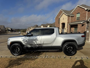 Camioneta Eléctrica de Aventura 2024 Verificada, Tipo Doble Motor con Paquete de Máxima Autonomía, Lista para Conducir - Product Image 2