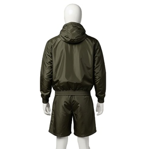 Ensemble de survêtement décontracté deux pièces pour homme, vert et blanc, en polaire respirant, avec broderie personnalisée, comprenant un sweat à capuche et un short en polyester uni - Product Image 3