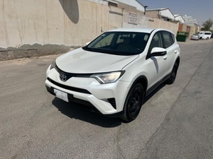 SUV UTILISÉ pas cher RAV 4 GCC 2018 - Product Image 2
