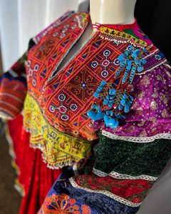 Robe de fête et de mariage afghan en velours afghan fait à la main traditionnel brodé pour femmes robe de taille personnalisée pour femmes à vendre 105 - Product Image 4