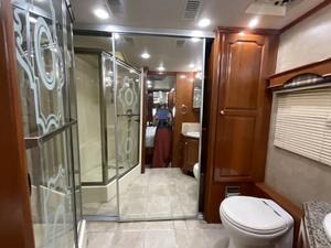 Autocaravana Usada en Buen Estado, Modelo 2010, C-O-U-N-T-R-Y RV C-O-A-C-H INSPIRE 360 VENICE, Disponible para la Venta - Product Image 4