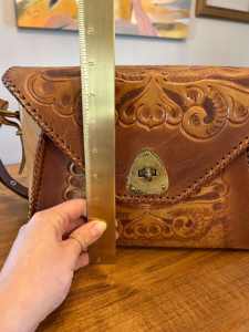 Bolsos Bandolera de Mujer de Cuero Genuino 100% con Grabados Florales Hechos a Mano, Estilo Vintage, de Alta Calidad para Verano 2026 - ¡Venta Caliente! - Product Image 3