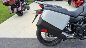 Nueva Motocicleta de Aventura Honda Transalp 2025 con Tecnología Avanzada para el Piloto, 3 Años de Garantía, en Stock - Product Image 2