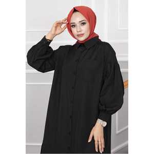 Camisa Túnica Hijab de Corte Ovalado Negra de Estilo Casual Hecha de Tela Popelina - Product Image 2