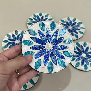 ที่รองแก้วสไตล์ชายทะเลสุดหรู ประดับด้วยเปลือกหอยมุกหลากสีสัน งานฝีมือศิลปะ โมเสกเปลือกหอย อุปกรณ์เสริมเครื่องดื่ม รับผลิตแบบ OEM ODM ขายส่ง - Product Image 3