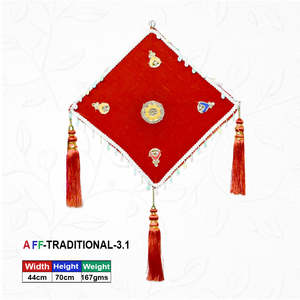 พู่ห้อยประดับเพชรสีแดงแบบดั้งเดิม - Product Image 1