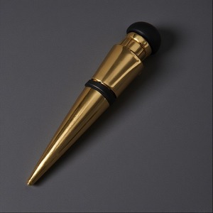 Bouchon de bouteille de vin en métal élégant, forme minimaliste, construction solide et durable, fonctionnement fluide, Noël - Product Image 6