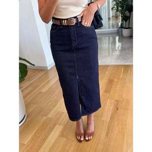 Gonna in denim con spacco frontale e bottoni decorativi, casual, stampata, lunga, a tubino, silhouette dritta, lavata, colorata, per primavera estate - Product Image 1