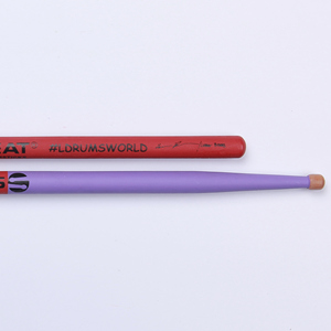 Baqueta Solobeat Punta de color personalizada con materiales de roble y arce acrazz Modelo DRUMSTICK CUSTOM - Product Image 1