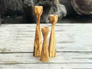 Portavelas de Madera de Nogal de Lujo en Oferta, con Acabado Mate Suave para un Espacio de Vida Contemporáneo a un Precio Accesible - Product Image 4