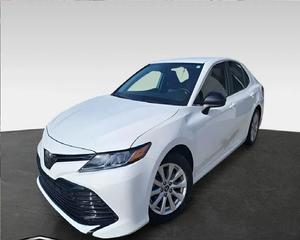 Toyota Camry XLE Sedán 4D 2019 Usado con Bajo Kilometraje - Product Image 3