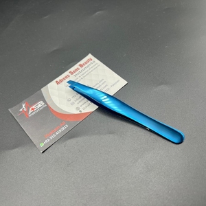 Pince à épiler professionnelle pour les sourcils Logo personnalisé Plasma bleu en acier inoxydable - Product Image 1