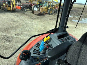 Compre un tractor de granja Kubota usado multifuncional de alta precisión en buen estado a precios asequibles - Product Image 5