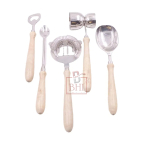 Ensemble de couverts en acier inoxydable avec poignée en bois pour décor de table de service avec porte-panier en bois avec pochette en cuir - Product Image 4