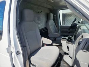 FORD E250 BASE 2014 d'occasion en bon état, disponible en version droite et gauche - Product Image 4