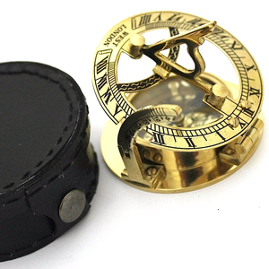 Antiguo latón macizo reloj de sol brújula Vintage West London diseño Funda de cuero puntero Premium náutico campamento al aire libre regalo - Product Image 1