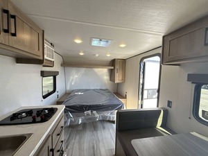 Nuevo Remolque 4x4 Keystone Coleman 17R Road 2026, Listo para la Venta, Remolque para Acampar y Viajar - Product Image 3