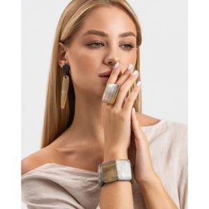 Pendientes Impermeables de Cuerno de Búfalo Natural Pulido de Alta Calidad para Mujer, Joyería de Uso Diario de Estilo Animal Único, Tamaño Personalizado - Product Image 4