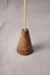 Porte-bougie en bois de haute qualité avec un design attrayant pour la décoration de table et de bureau de Noël, support à bougie de qualité supérieure - Product Image 3