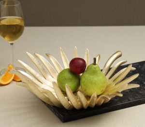Los cuencos para servir frutas agregan un toque de naturaleza a su comedor Cuencos para servir florales Vajilla elegante para cada comida - Product Image 1