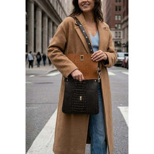 Bolso Bandolera de Cuero Vacuno para Mujer - Bolso Casual de Gran Capacidad, Elegante y Duradero con Cadenas y Estampado - Product Image 5