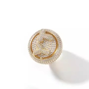 Bague en diamant Moissanite personnalisée de luxe avec lettres en V, cadeau de mariage original en 925 sterling de style Hip Hop, entièrement pour les fêtes - Product Image 1