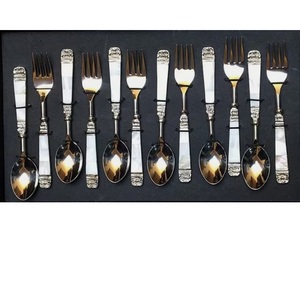 Ensemble de couverts de luxe, couverts élégants et uniques avec manche décoratif en résine, couverts de restaurant brillants et polis avec manche noir - Product Image 2