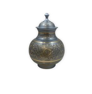 Vente en gros Urnes de crémation en argent gravé pas cher Urnes de crémation en laiton massif pour adultes - Product Image 4