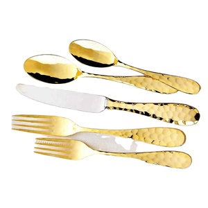 Ensemble de couverts royaux en acier inoxydable poli à l'or avec manche martelé royal Ensemble de couverts élégants - Product Image 1