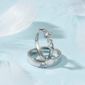 Jeulia วงแหวนแต่งงานเงินแบบกลมมีปีกนางฟ้าสำหรับคู่รัก - Product Image 6