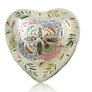 Treillis Crémation Souvenir En Forme De Coeur Urne En Métal Moderne Art Créatif À La Main De Table Mémorial Souvenir Cendres Urnes Et Bocaux - Product Image 1