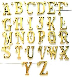 Lettres en laiton personnalisées de qualité supérieure, alphabet décoratif fait main pour la décoration de maisons de luxe, les hôtels, les complexes hôteliers et les projets d'aménagement intérieur - Product Image 6