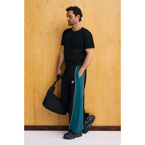 Pantalones Deportivos GRIMELANGE TERNI para Hombre, de Algodón Orgánico, con Paneles en Contraste y Detalles Estampados - Product Image 2