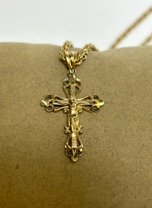 Hermoso Colgante de Cruz con Filigrana Cristiana Hecho de Oro Amarillo Sólido de 10K con Diamantes Cultivados en Laboratorio, Joyería Clásica para Mujer - Product Image 5