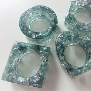 Servilletero de resina hecho a mano con logotipo personalizado, Decoración de mesa multicolor para fiestas con el último diseño exclusivo de estilo de amor - Product Image 1