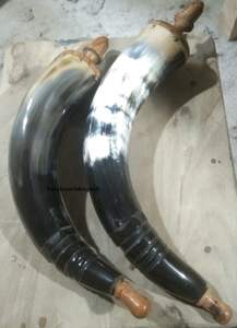 Cuerno de polvo barato hecho a mano 100% Cuernos de polvo medievales vikingos naturales con tapa de madera a la venta por Falak World Export - Product Image 6