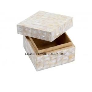 Caja de dulces con base acrílica metálica de diseño premium hecha a mano para un elegante almacenamiento festivo de dulces, regalos de boda de lujo de alta calidad - Product Image 6