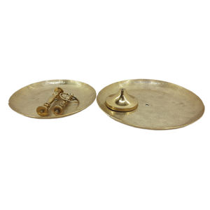 Assiette en métal de luxe assiettes de service en or pour restaurant et maison assiettes artisanales décoratives volume personnalisé - Product Image 1