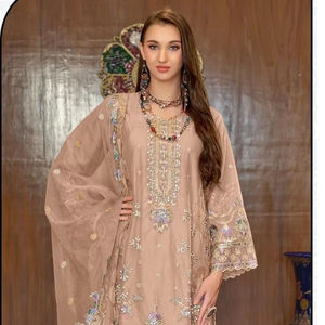 Organza spécial Eid Shalwar Kameez avec Khatli lourd, Dupatta brodé et bas Santoon terne pour un look royal - Product Image 1