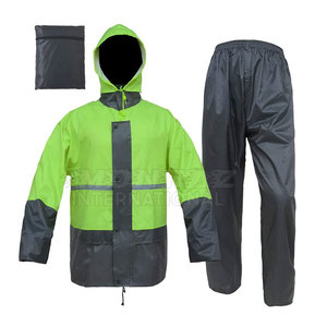 Combinaison de pluie en polyester léger Vêtements de pluie d'extérieur unisexes avec capuche Combinaison de pluie imperméable réutilisable avec capuche - Product Image 1