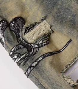 Fabricante de <span class=keywords><strong>Jeans</strong></span> Personalizados, <span class=keywords><strong>Jeans</strong></span> para Hombre, Corte Ajustado, Estilo Urbano, Desgastados, Bordados, con Parches de Cuero - Product Image 6
