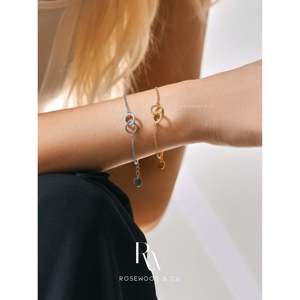 Bracciale con Ciondolo Intrecciato Placcato Oro 18K, Impermeabile e Antiossidante, Regalo per Lei - Product Image 2