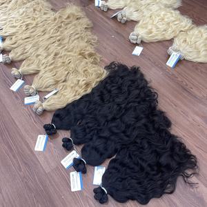 COULEURS TENDANCE SUPÉRIEURES: Extension de cheveux humains vietnamiens ondulés naturels 613 couleurs trame mécanique de haute qualité - Product Image 4