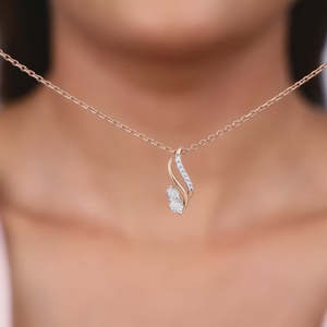 Heer by giva จี้เพชรสีโรสโกลด์สวยงามสร้อยคอเพชรที่สง่างาม - Product Image 5