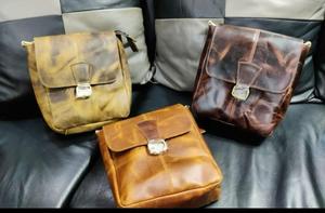 Sac à bandoulière unisexe de luxe en cuir véritable avec fermeture éclair et chaîne, élégant pour femme, à bouton, idéal pour les voyages et comme cadeau - Product Image 3